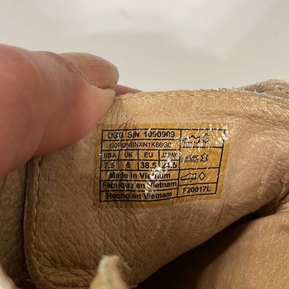 UGG Gently used Gold /white platform slides - Picture 7 of 7